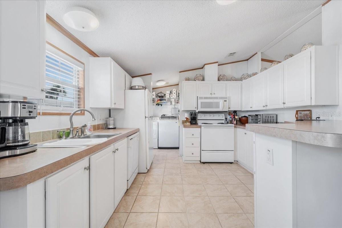 Image 10 of 62 For 3127 Bayside Parkway