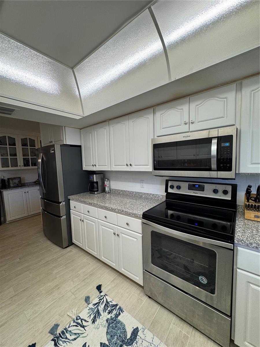 Image 22 of 49 For 701 Roanoke Place