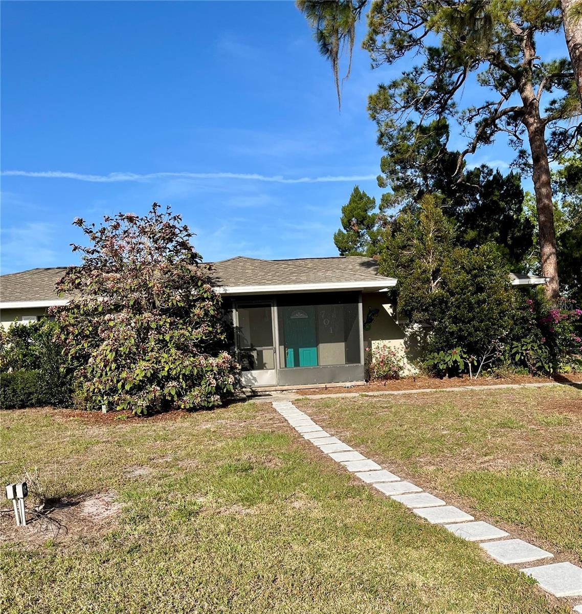 Image 6 of 49 For 701 Roanoke Place