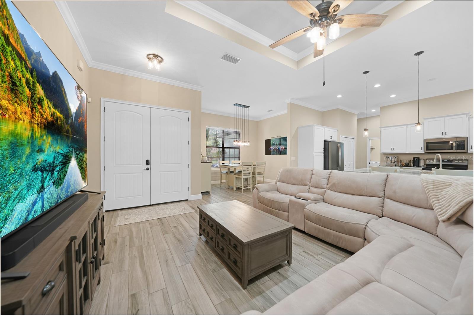 Image 14 of 69 For 4399 Glordano Avenue