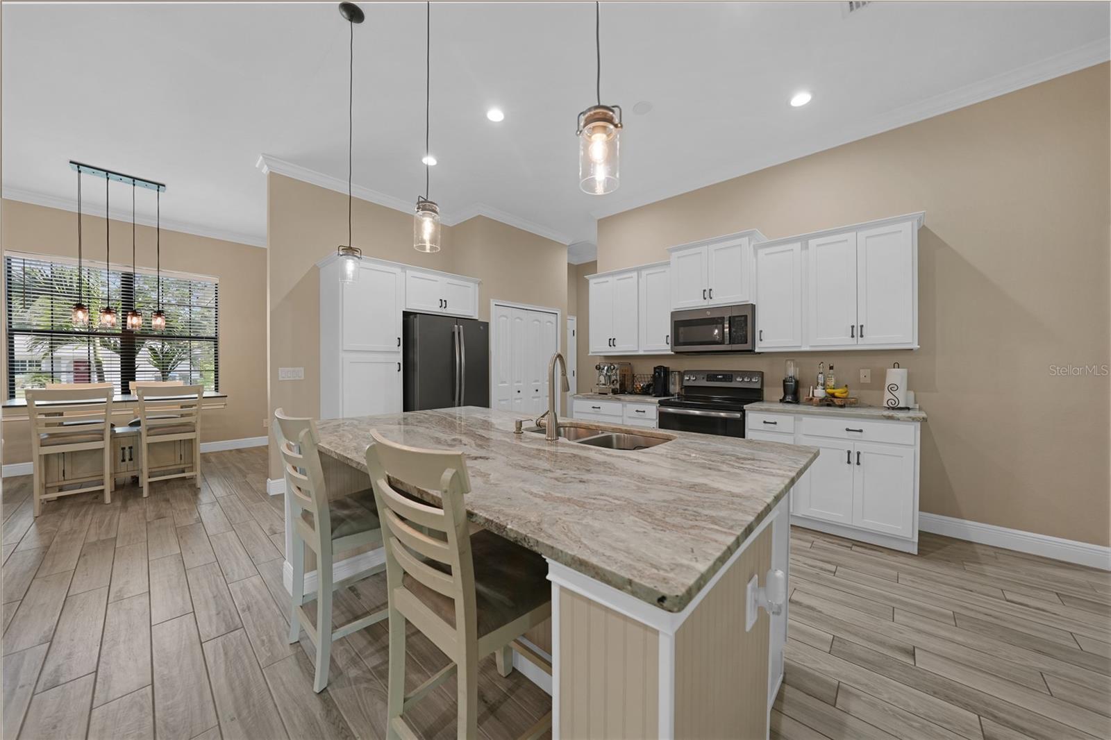 Image 15 of 69 For 4399 Glordano Avenue
