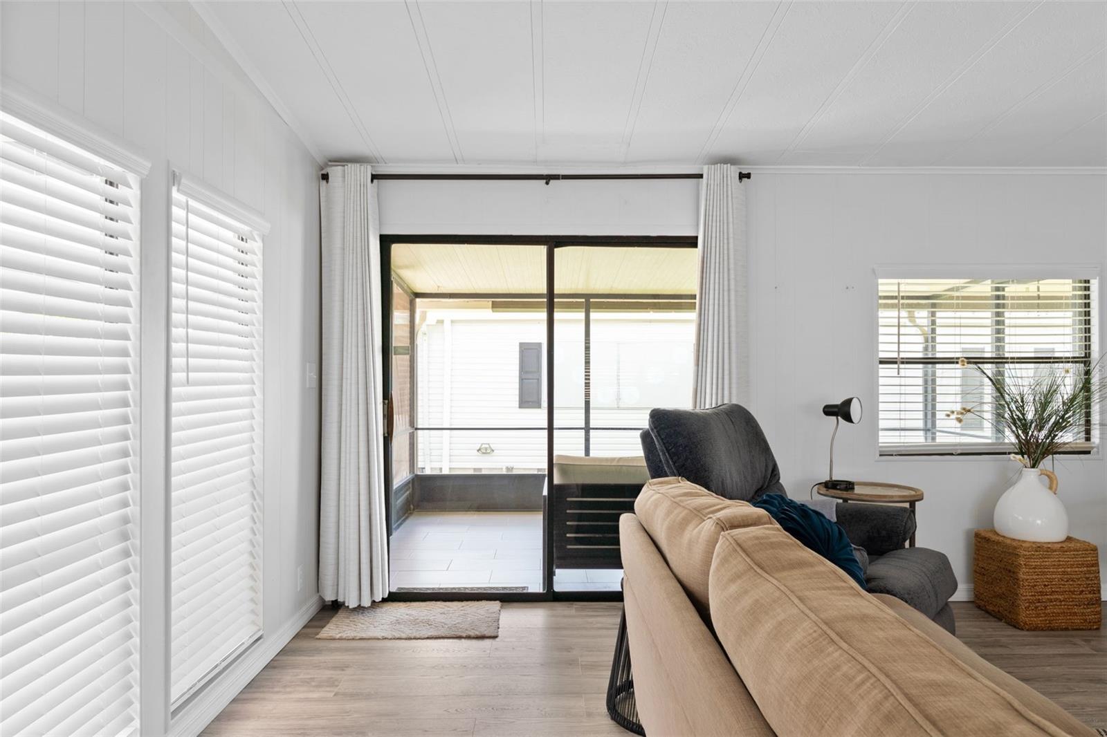 Image 13 of 72 For 219 Martinique Road