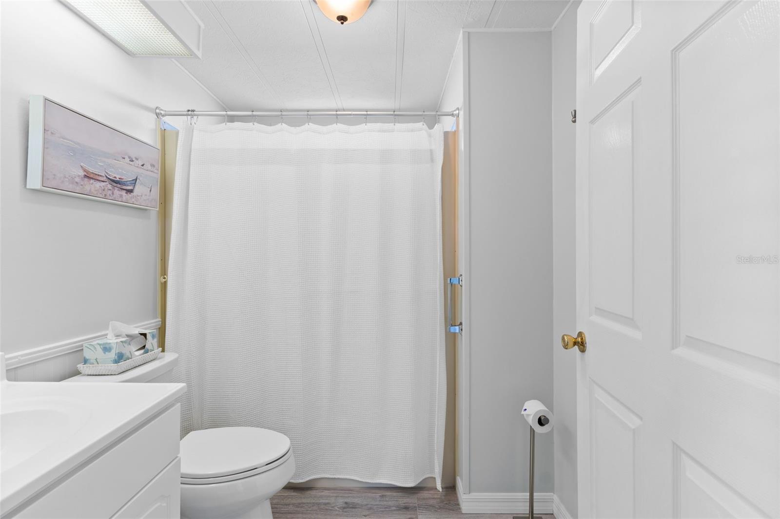 Image 21 of 72 For 219 Martinique Road