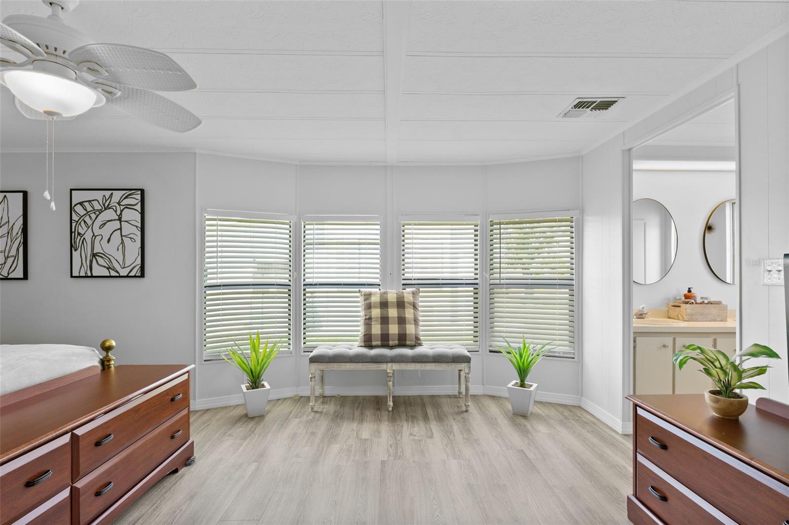 Image 22 of 72 For 219 Martinique Road