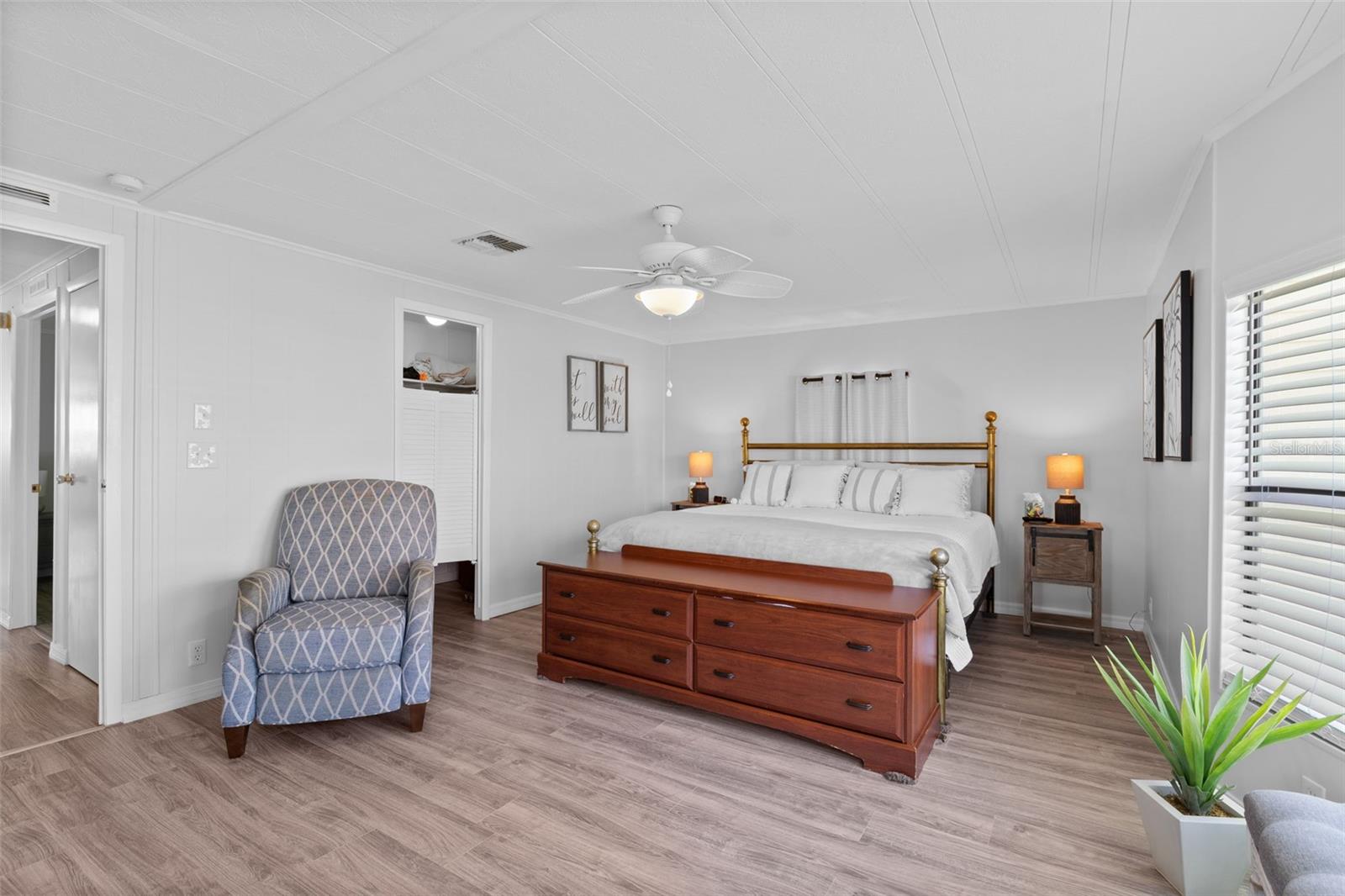 Image 24 of 72 For 219 Martinique Road