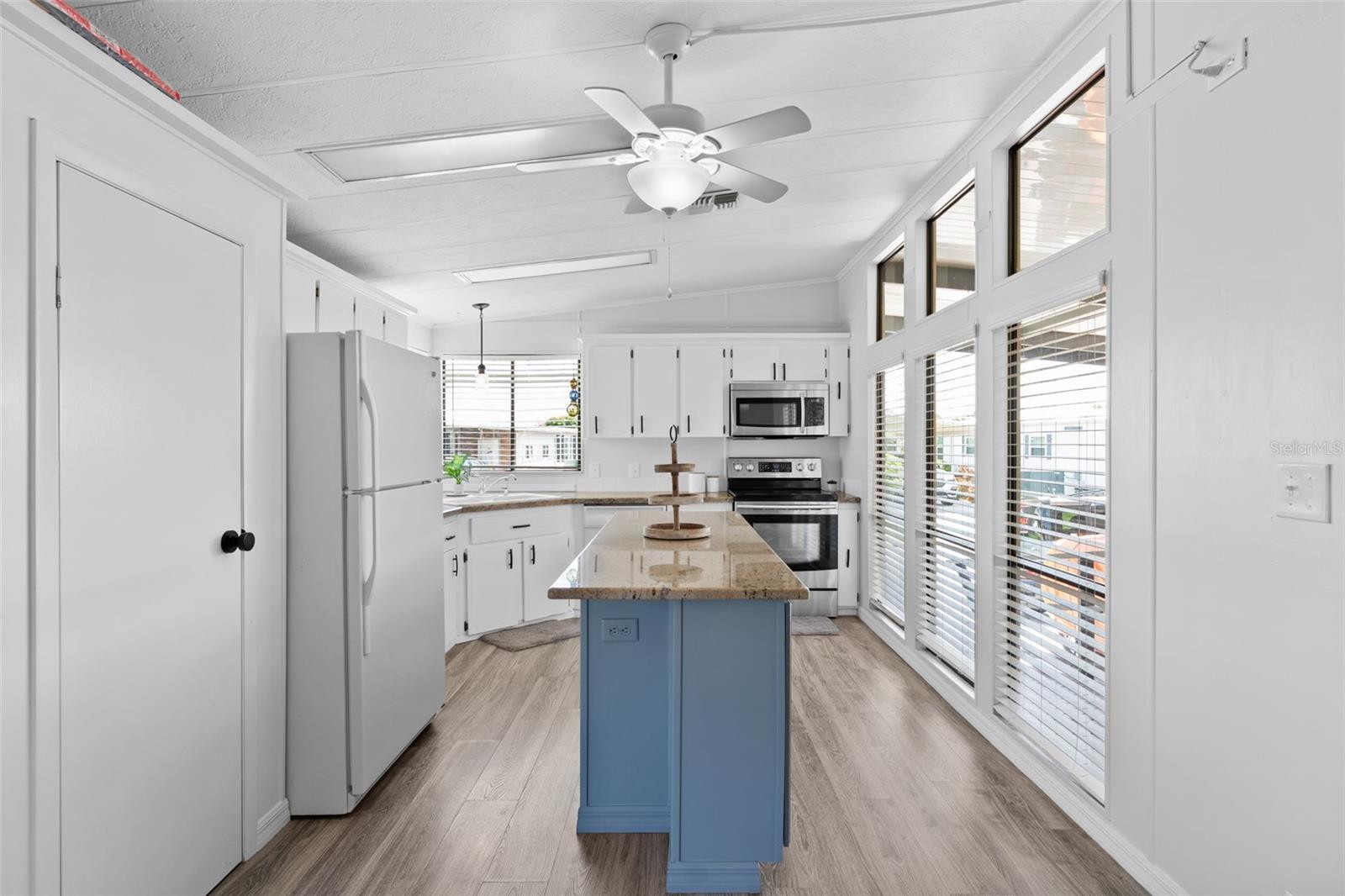 Image 29 of 72 For 219 Martinique Road