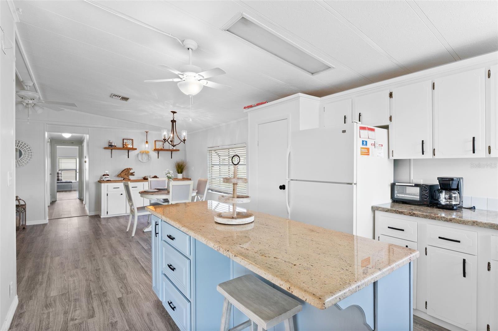 Image 31 of 72 For 219 Martinique Road