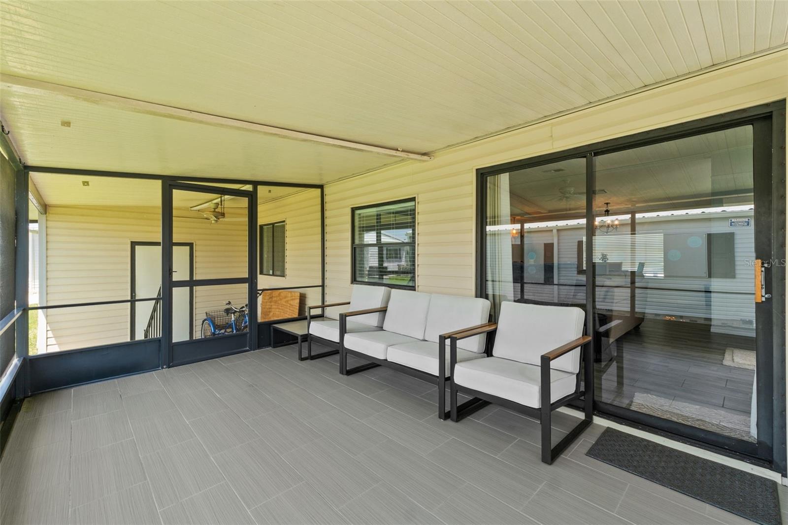 Image 33 of 72 For 219 Martinique Road