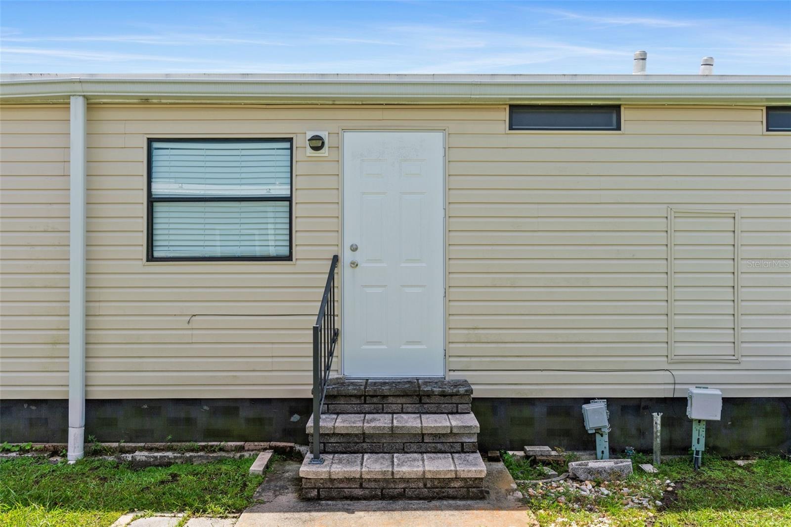 Image 35 of 72 For 219 Martinique Road