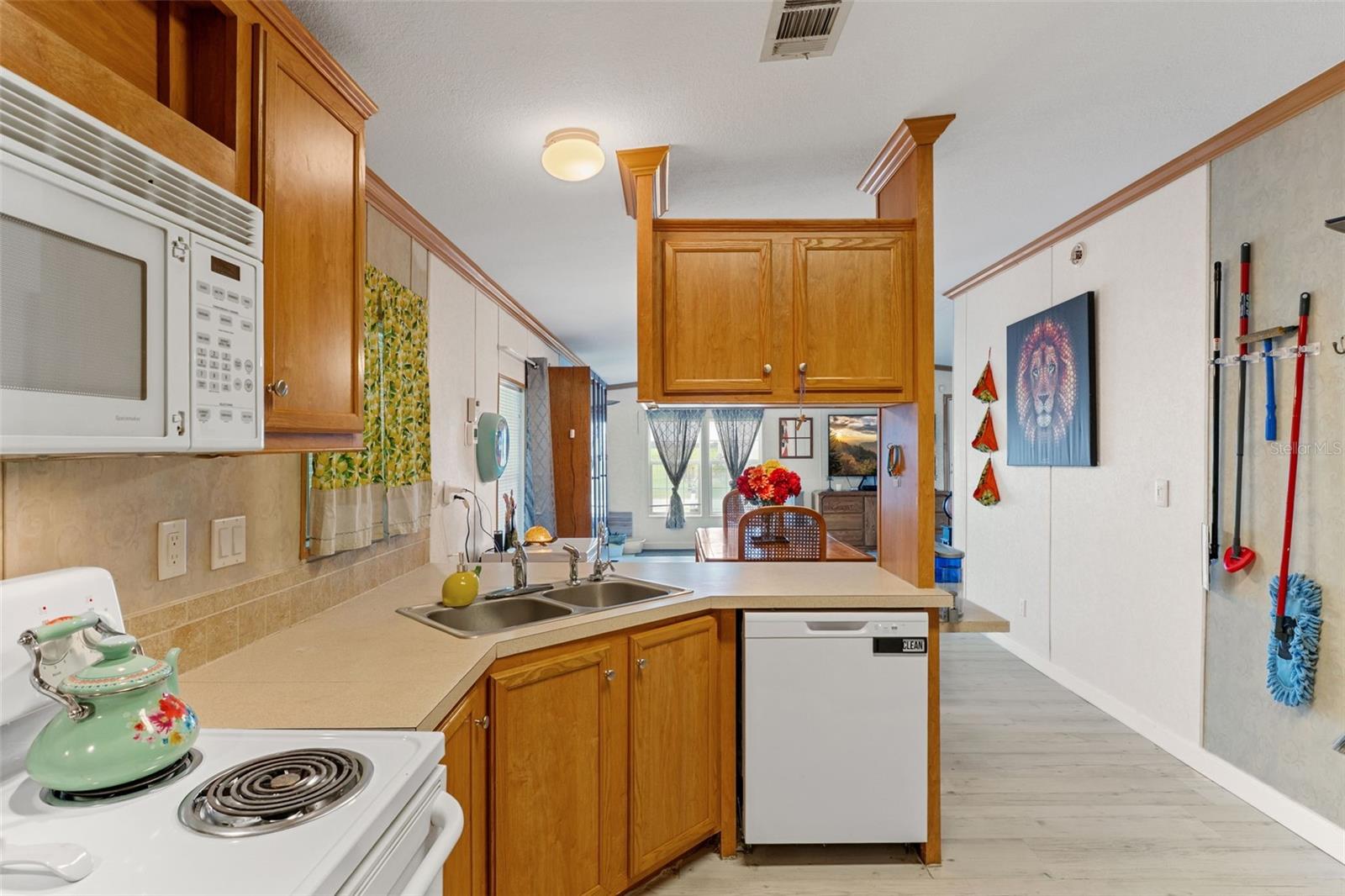 Image 7 of 28 For 11710 Orange Avenue