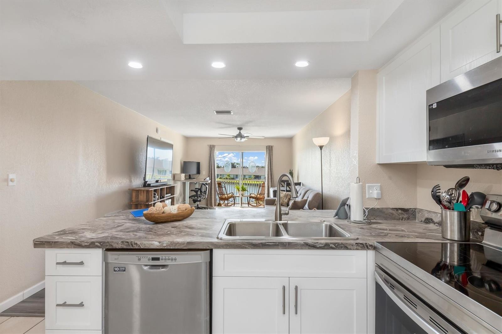 Image 15 of 46 For 12538 Kingsway Circle 505