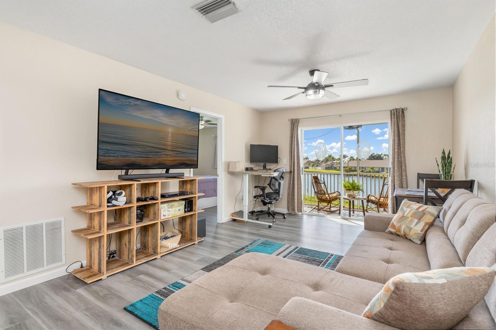 Image 8 of 46 For 12538 Kingsway Circle 505