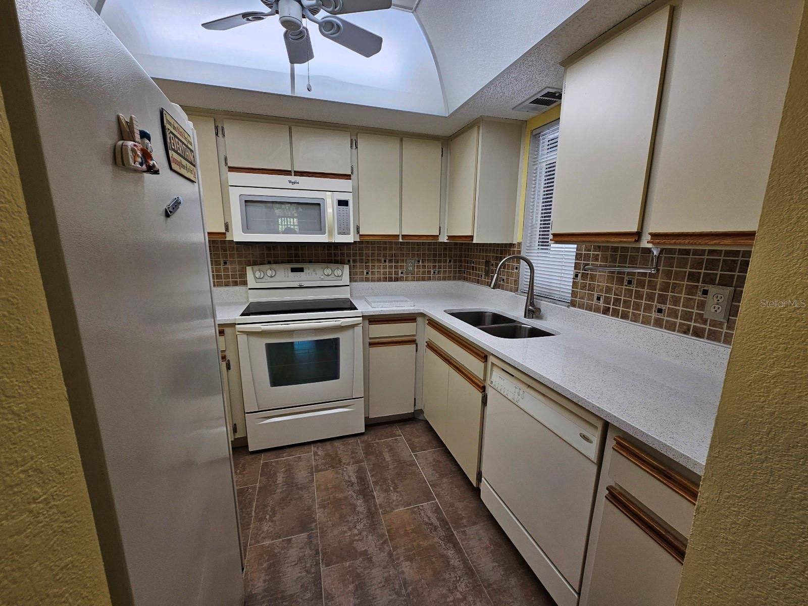 Image 3 of 56 For 19505 Quesada Avenue B203