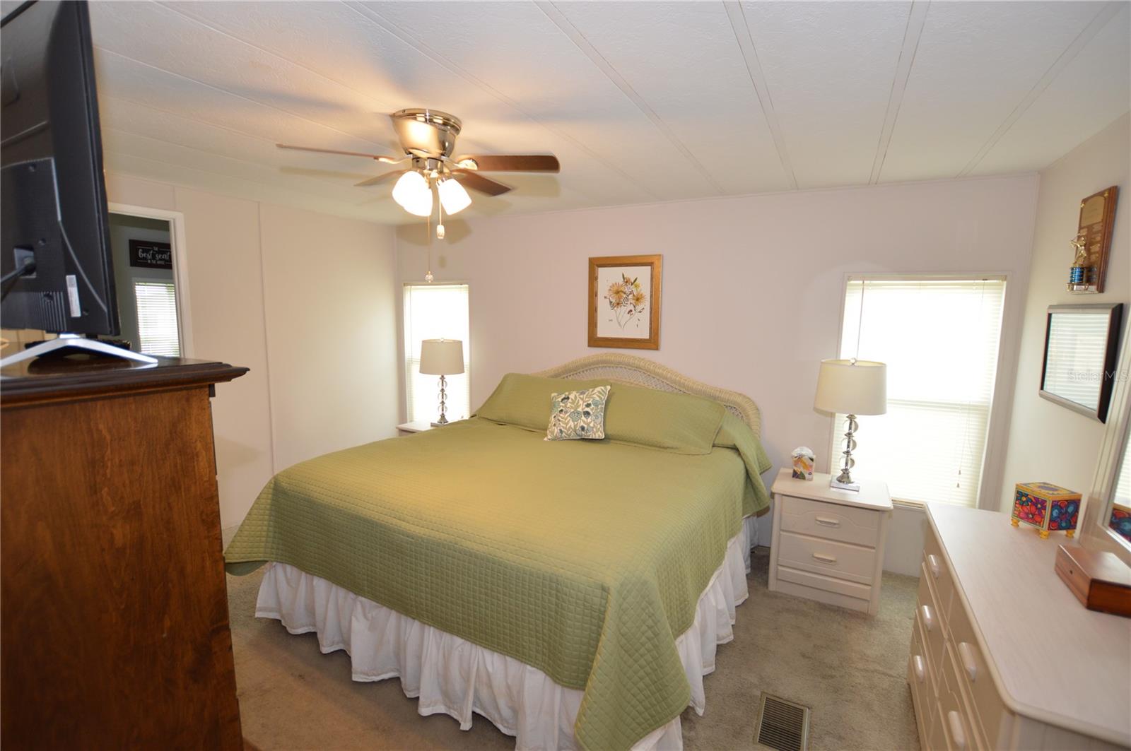 Image 15 of 42 For 140 Rarotonga Road