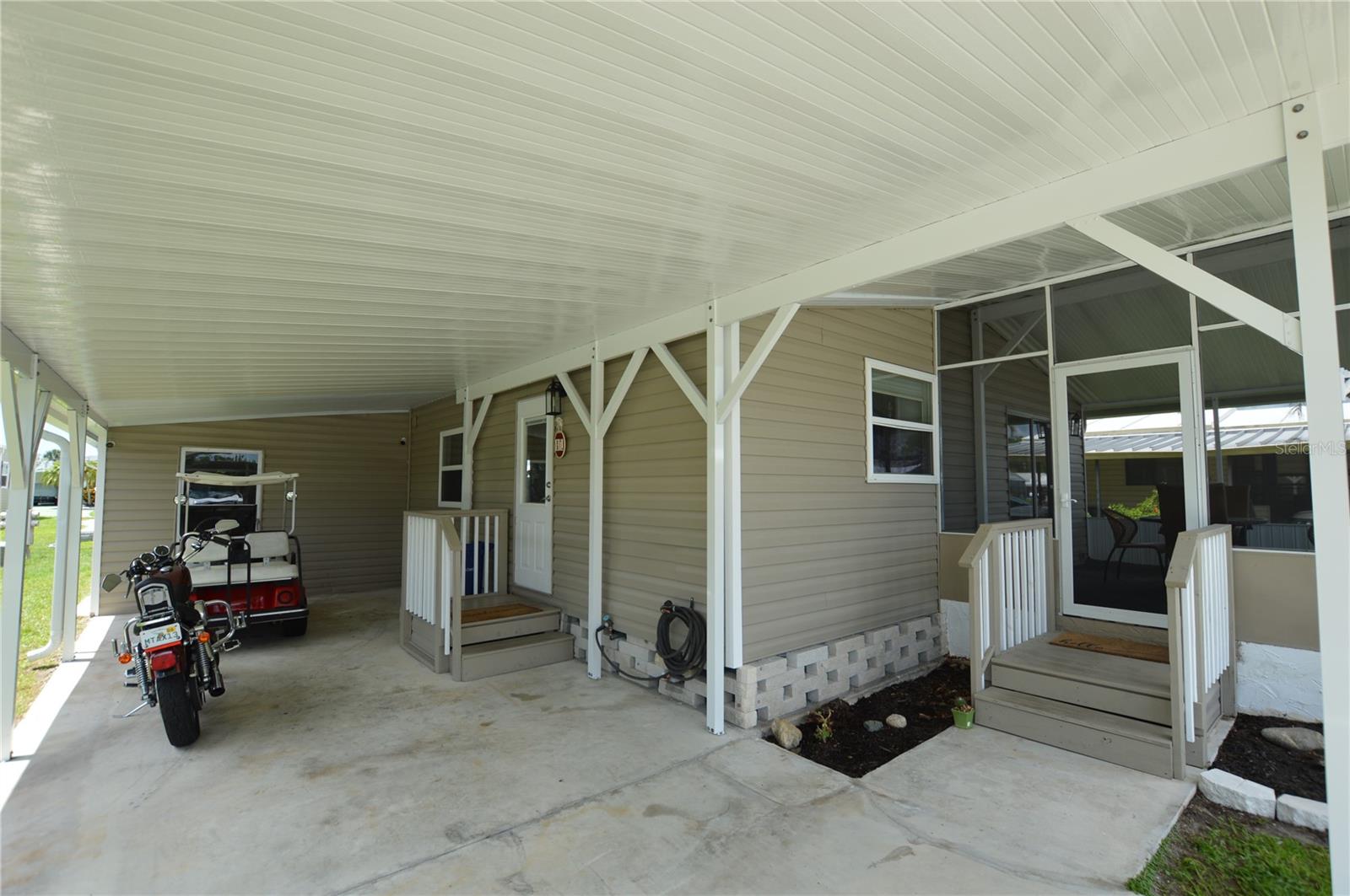 Image 4 of 42 For 140 Rarotonga Road