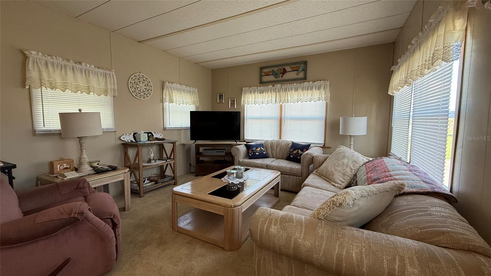 Image 5 of 28 For 5733 Holiday Park Boulevard