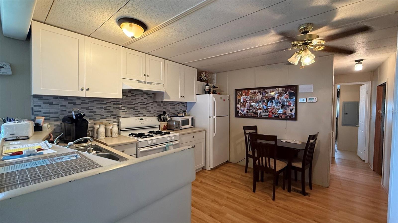 Image 9 of 28 For 5733 Holiday Park Boulevard