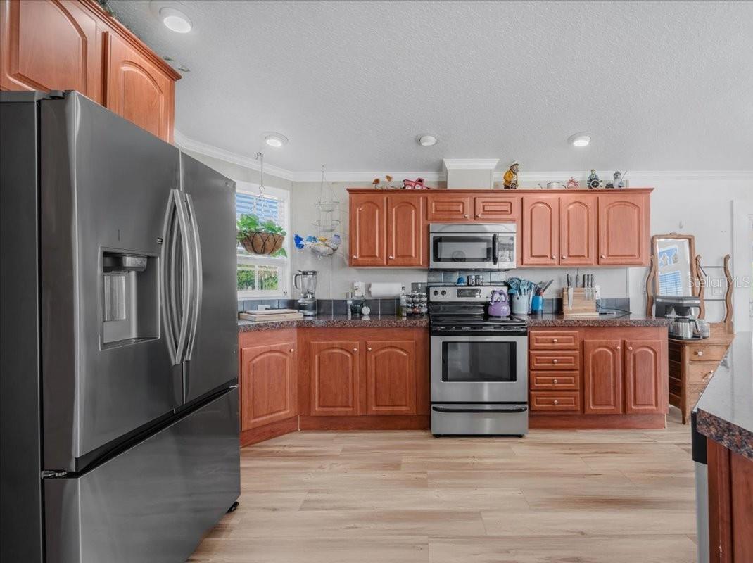 Image 10 of 48 For 6106 Alan Boulevard