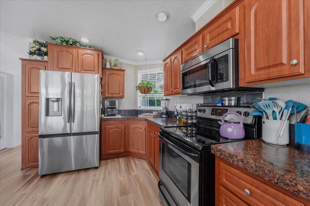 Image 12 of 48 For 6106 Alan Boulevard