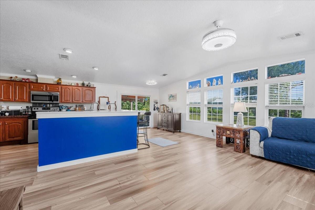 Image 17 of 48 For 6106 Alan Boulevard