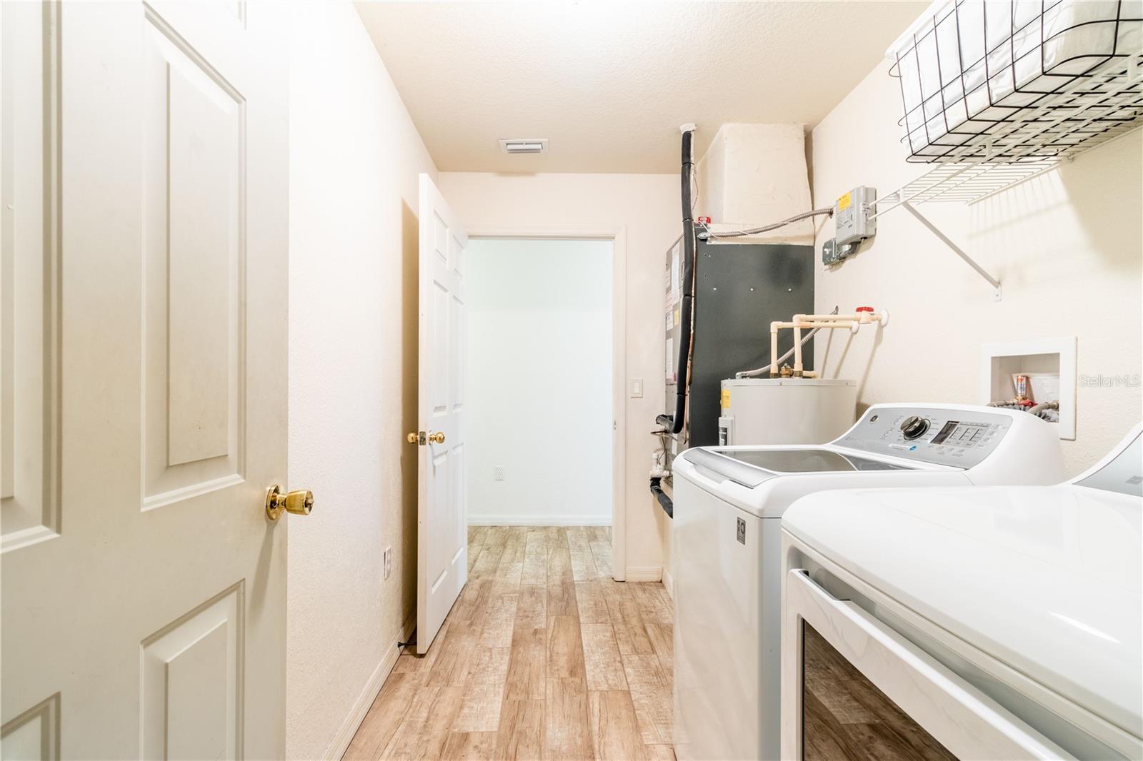 Image 88 of 100 For 921 Henry Street
