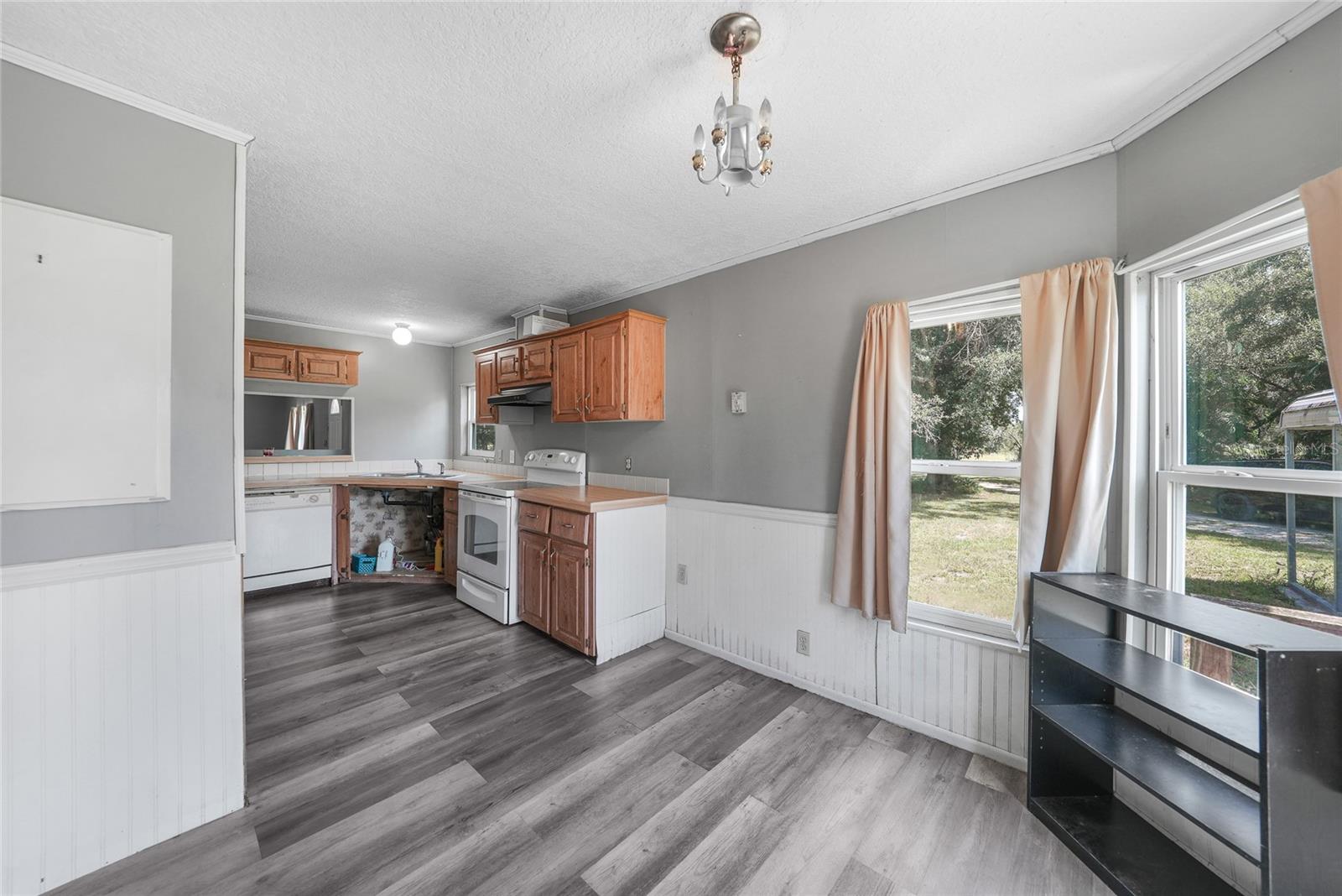 Image 10 of 51 For 4865 Dill Road