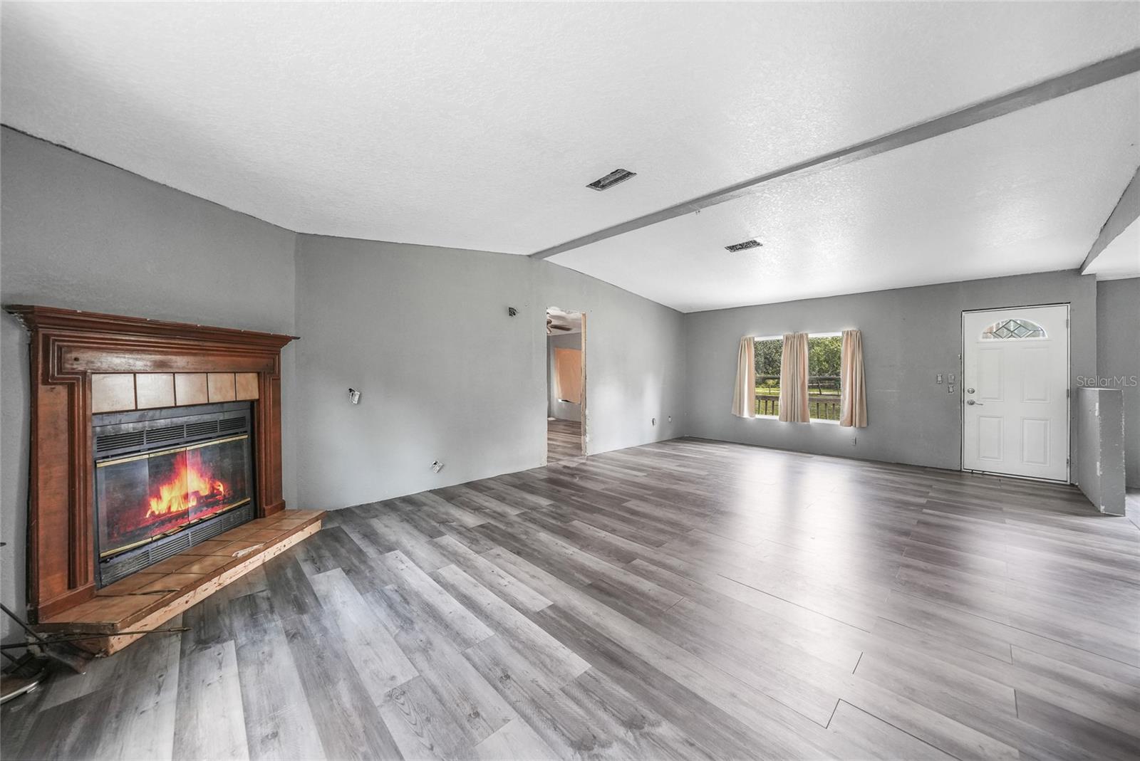 Image 4 of 51 For 4865 Dill Road