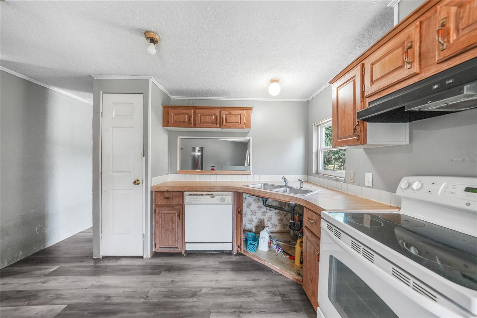 Image 8 of 51 For 4865 Dill Road