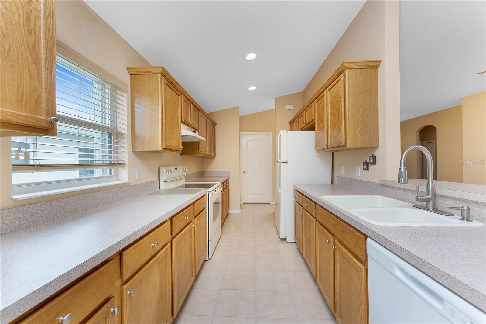 Image 11 of 37 For 1575 Scarlett Avenue