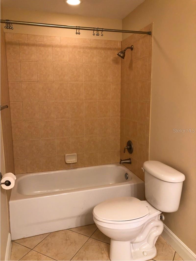 Image 18 of 21 For 5114 Melbourne Street A-301