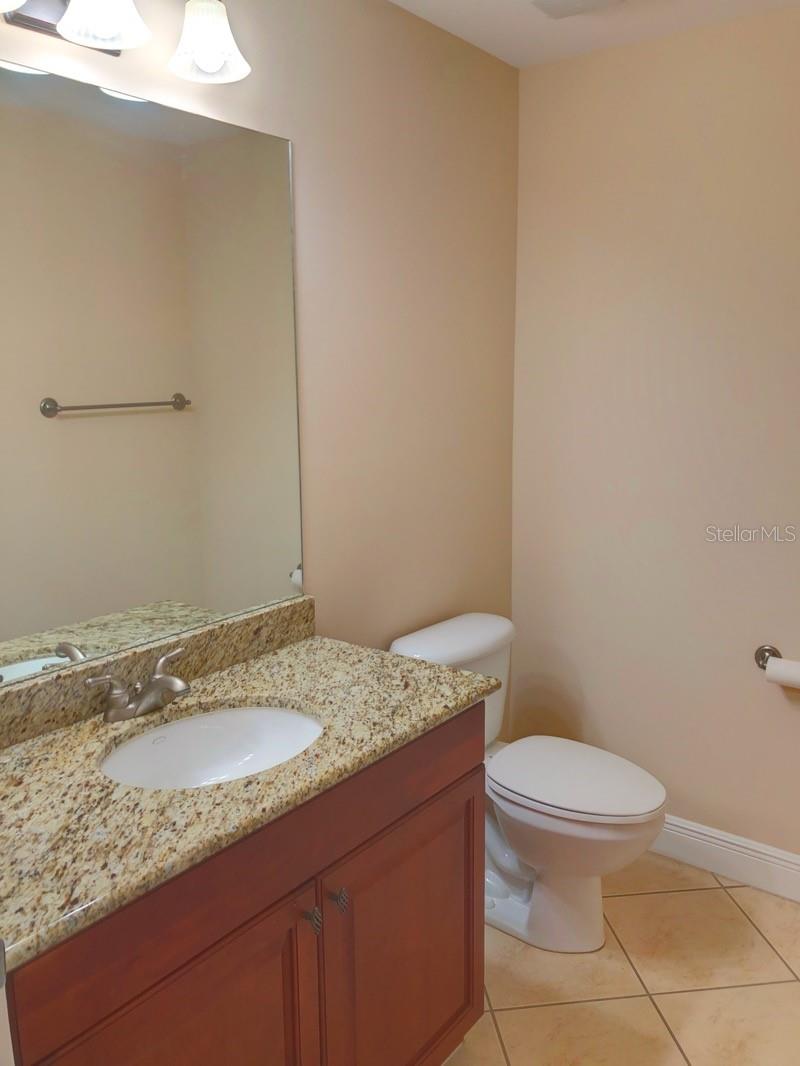 Image 4 of 21 For 5114 Melbourne Street A-301