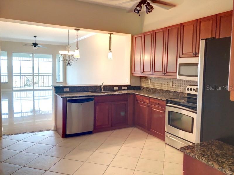 Image 5 of 21 For 5114 Melbourne Street A-301
