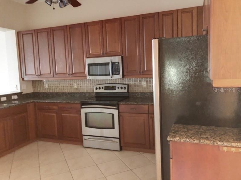 Image 6 of 21 For 5114 Melbourne Street A-301