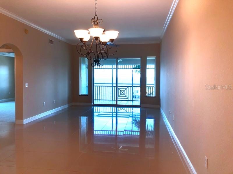 Image 8 of 21 For 5114 Melbourne Street A-301
