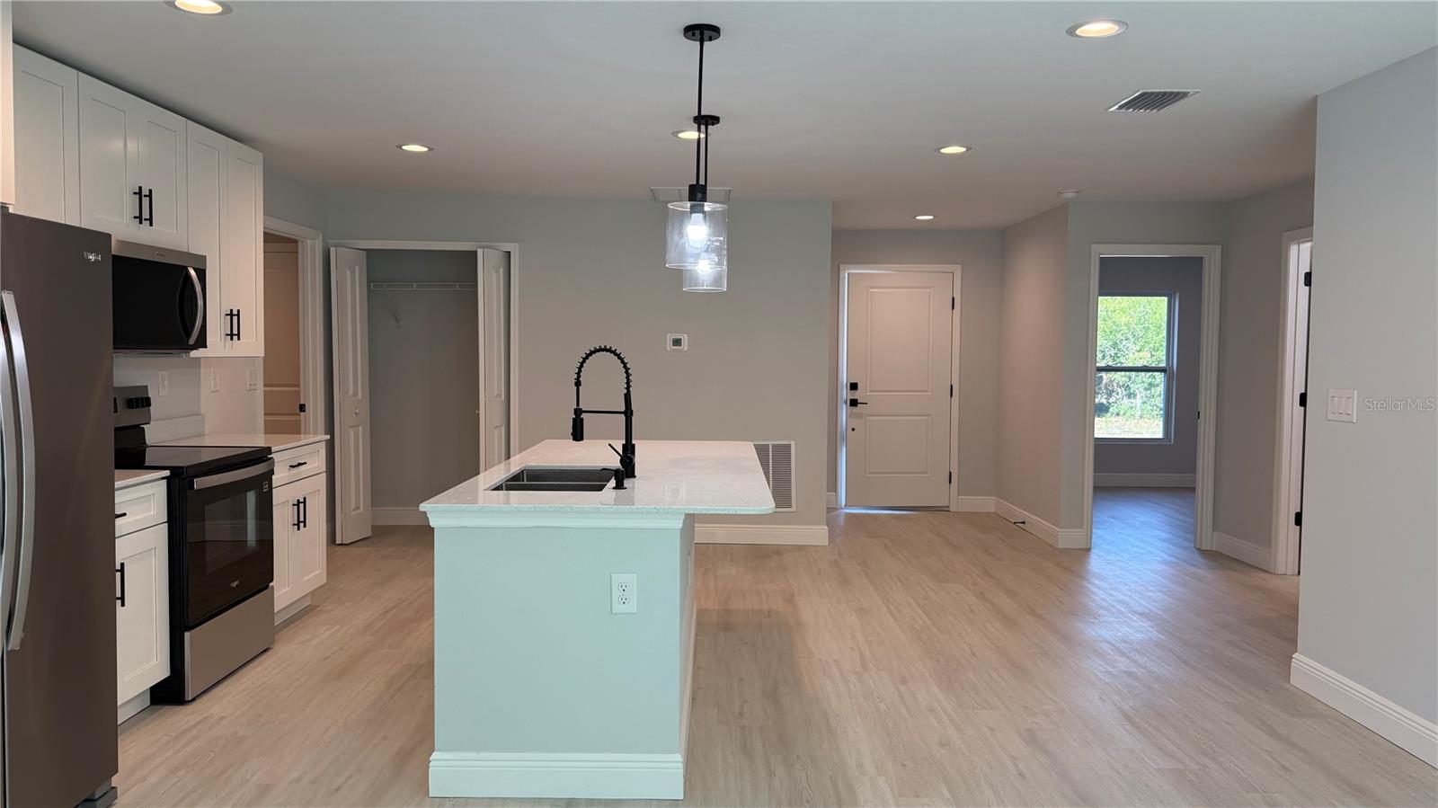 Image 3 of 14 For 7052 Legion Street