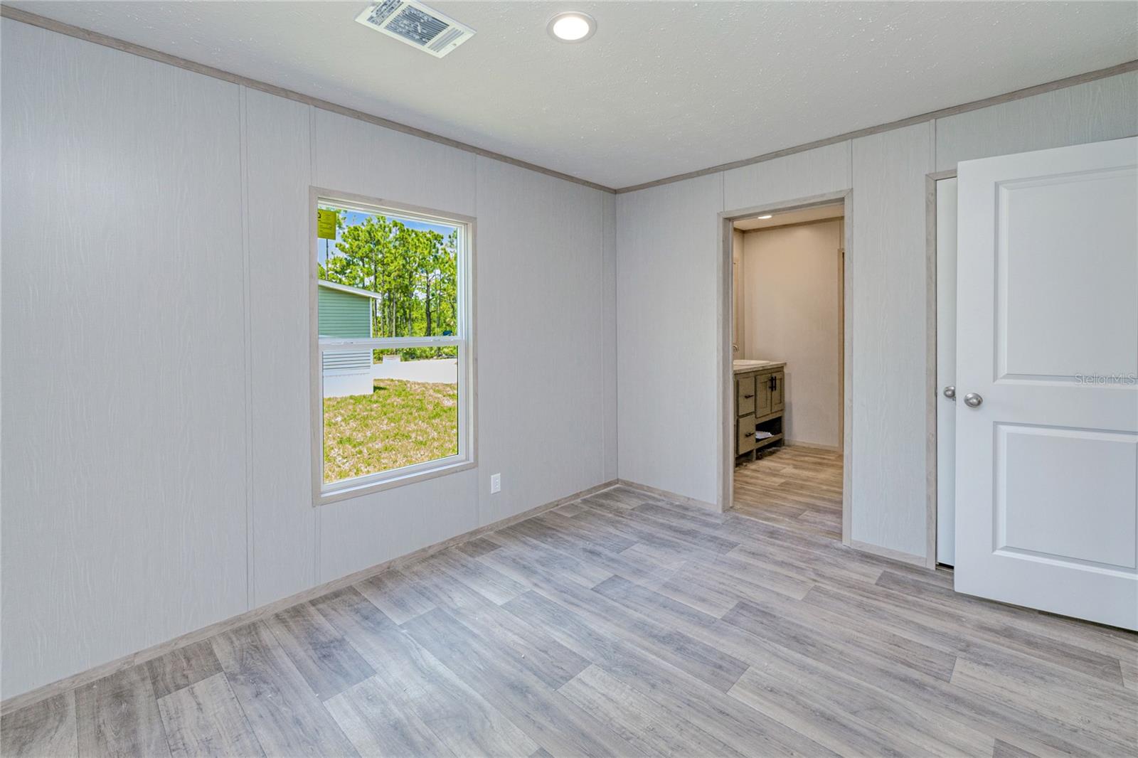 Image 16 of 38 For 7523 Acorn Boulevard