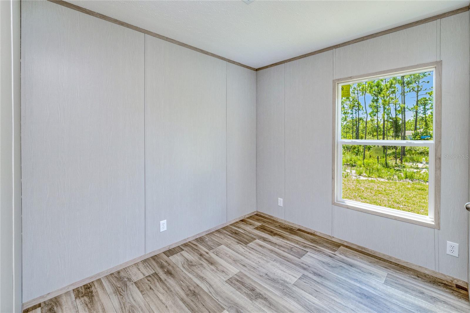 Image 18 of 38 For 7523 Acorn Boulevard