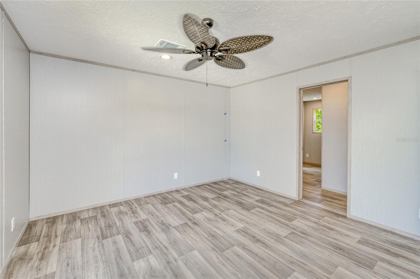 Image 30 of 38 For 7523 Acorn Boulevard