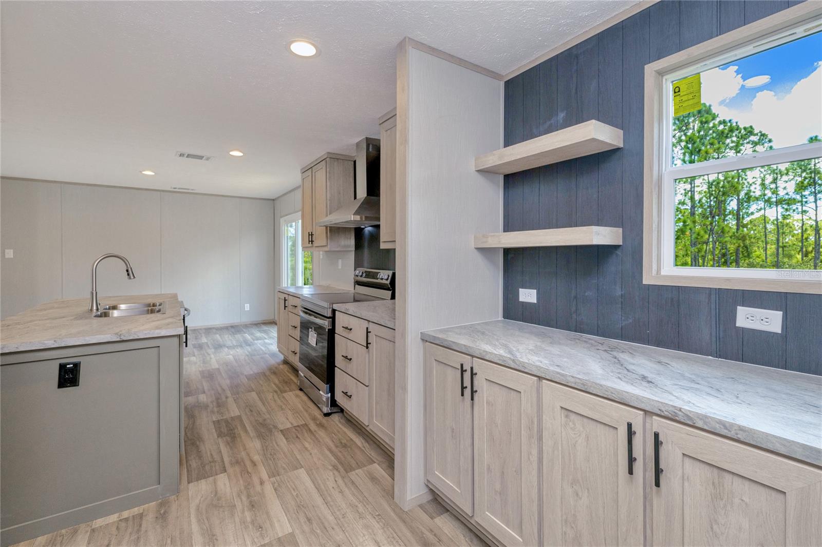 Image 4 of 38 For 7523 Acorn Boulevard