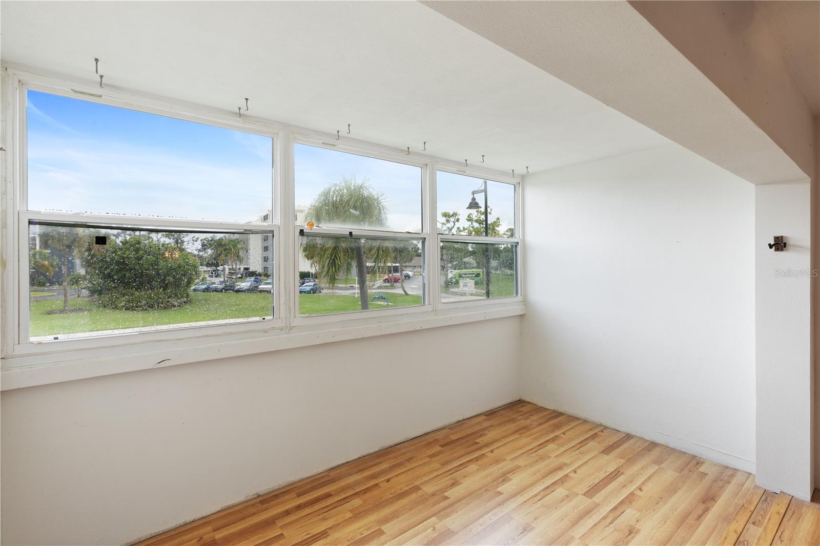 Image 6 of 33 For 2300 Aaron Street 206