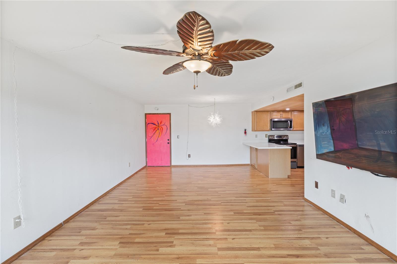 Image 8 of 33 For 2300 Aaron Street 206