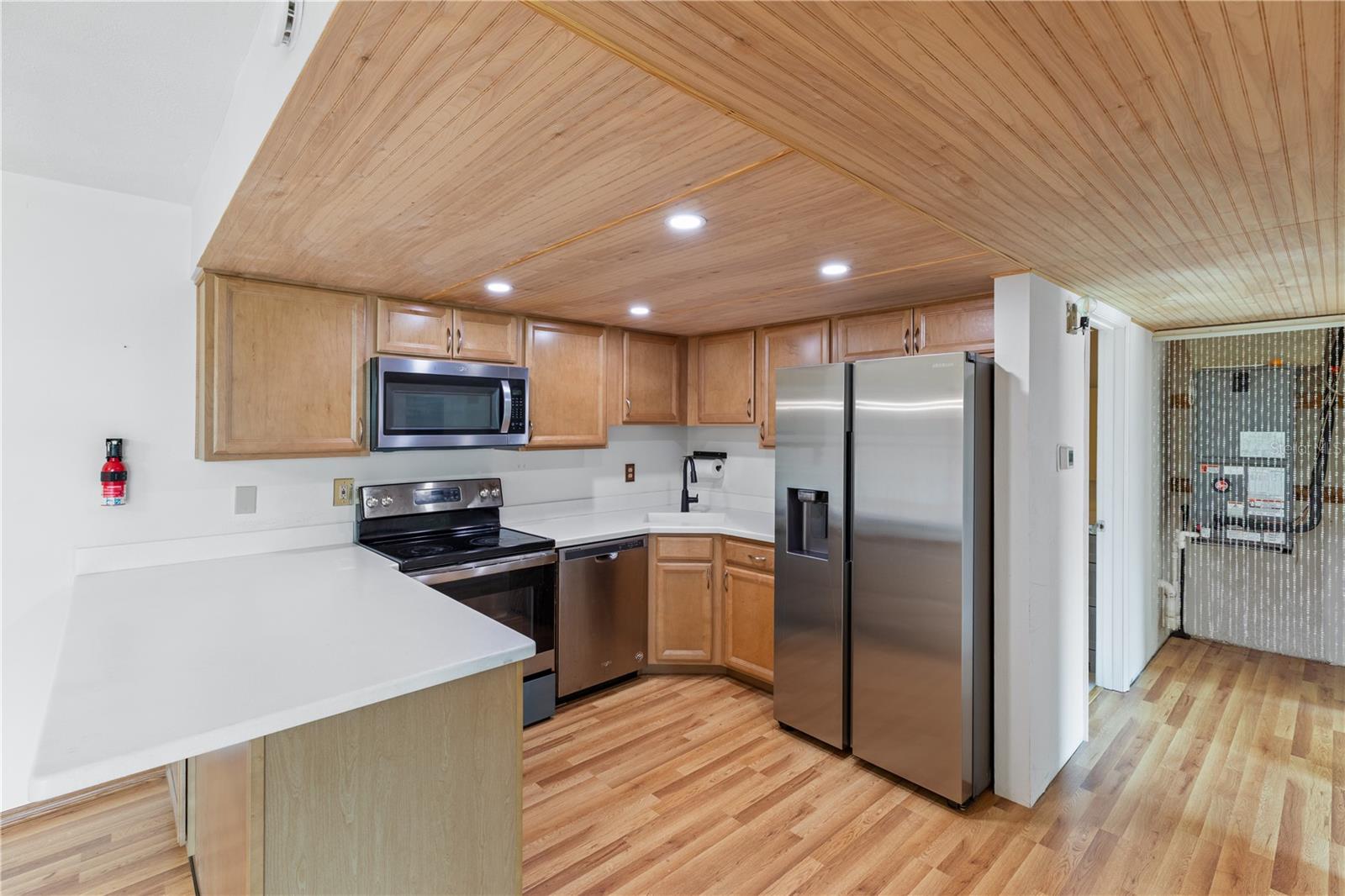 Image 9 of 33 For 2300 Aaron Street 206