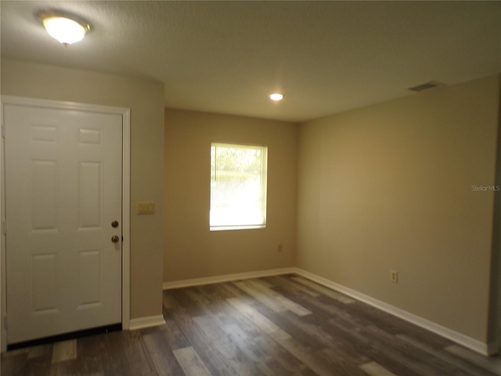 Image 3 of 28 For 1088 Melville Road A