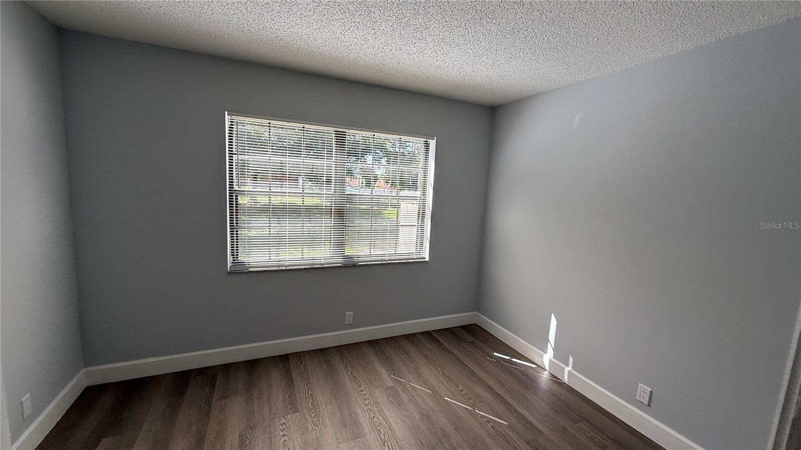 Image 11 of 17 For 19505 Quesada Avenue U104