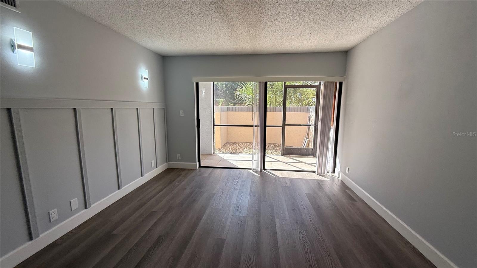Image 3 of 17 For 19505 Quesada Avenue U104