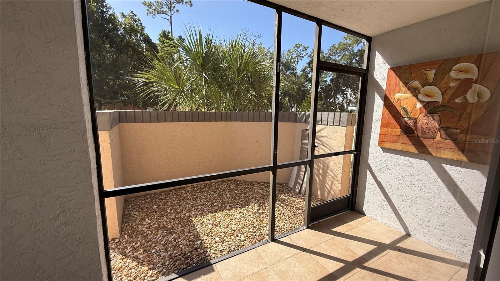 Image 5 of 17 For 19505 Quesada Avenue U104