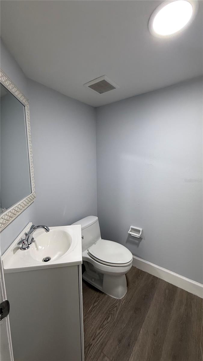 Image 9 of 17 For 19505 Quesada Avenue U104