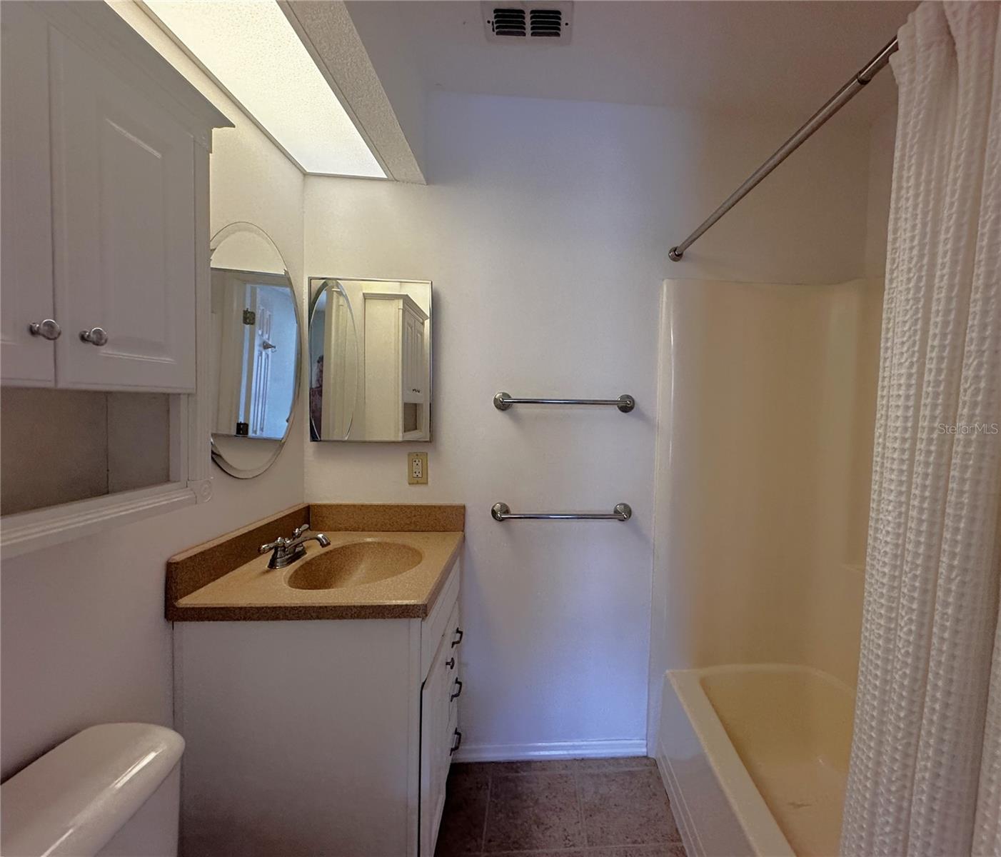 Image 15 of 17 For 26310 Rampart Boulevard 505 (e)