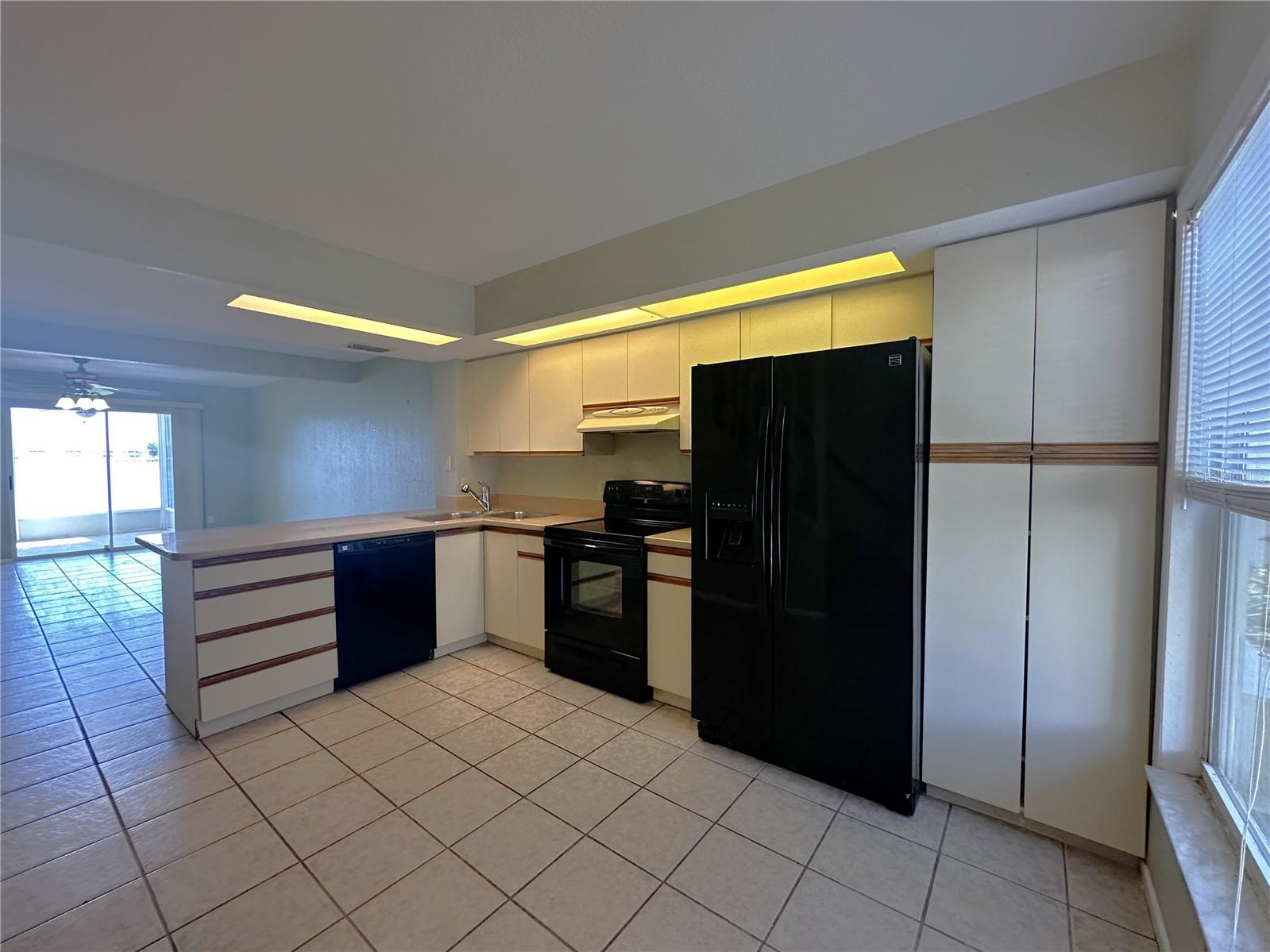 Image 3 of 17 For 26310 Rampart Boulevard 505 (e)