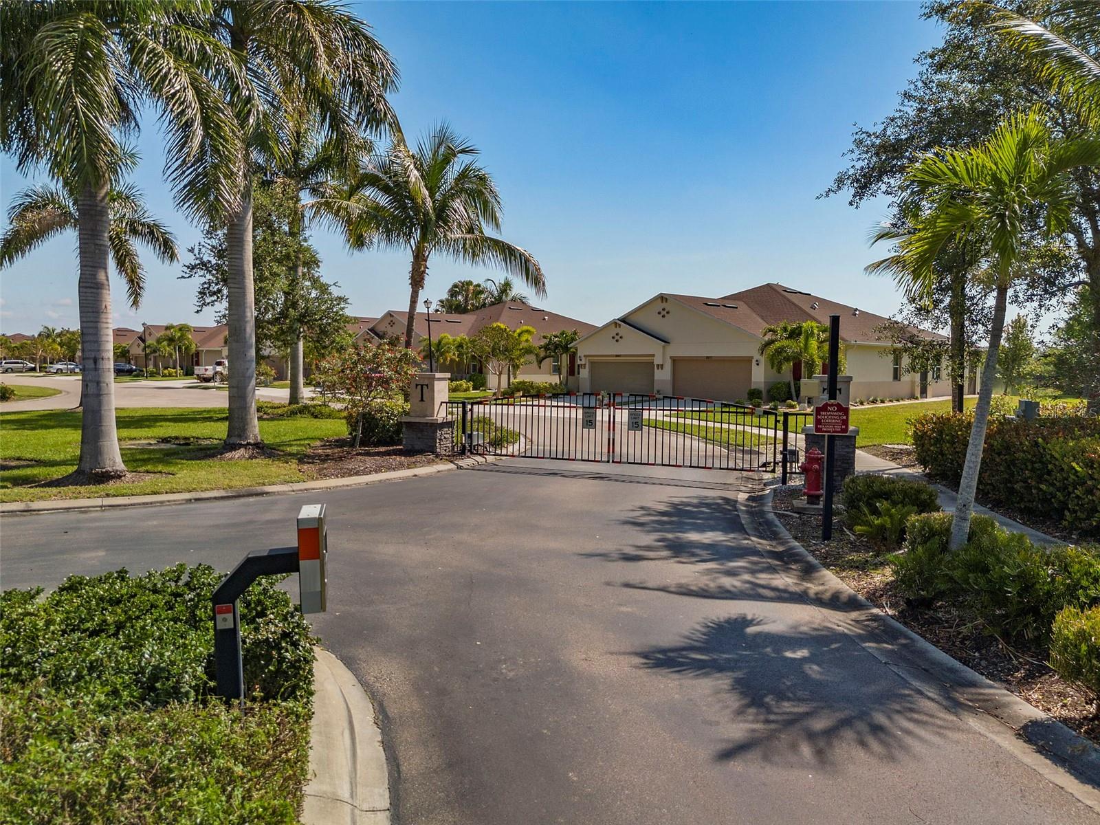 Image 14 of 40 For 8814 Tuscany Isles Drive